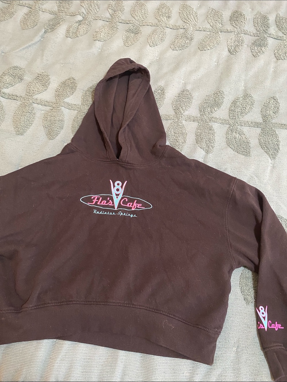 Women’s Disney Pixar Cars cropped Flo’s V8 cafe hoodie